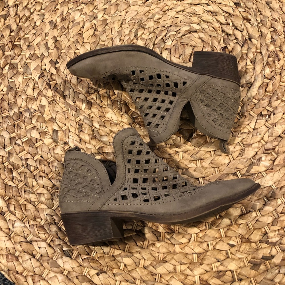 Mossimo Dillion Lasercut Split Booties - image 4